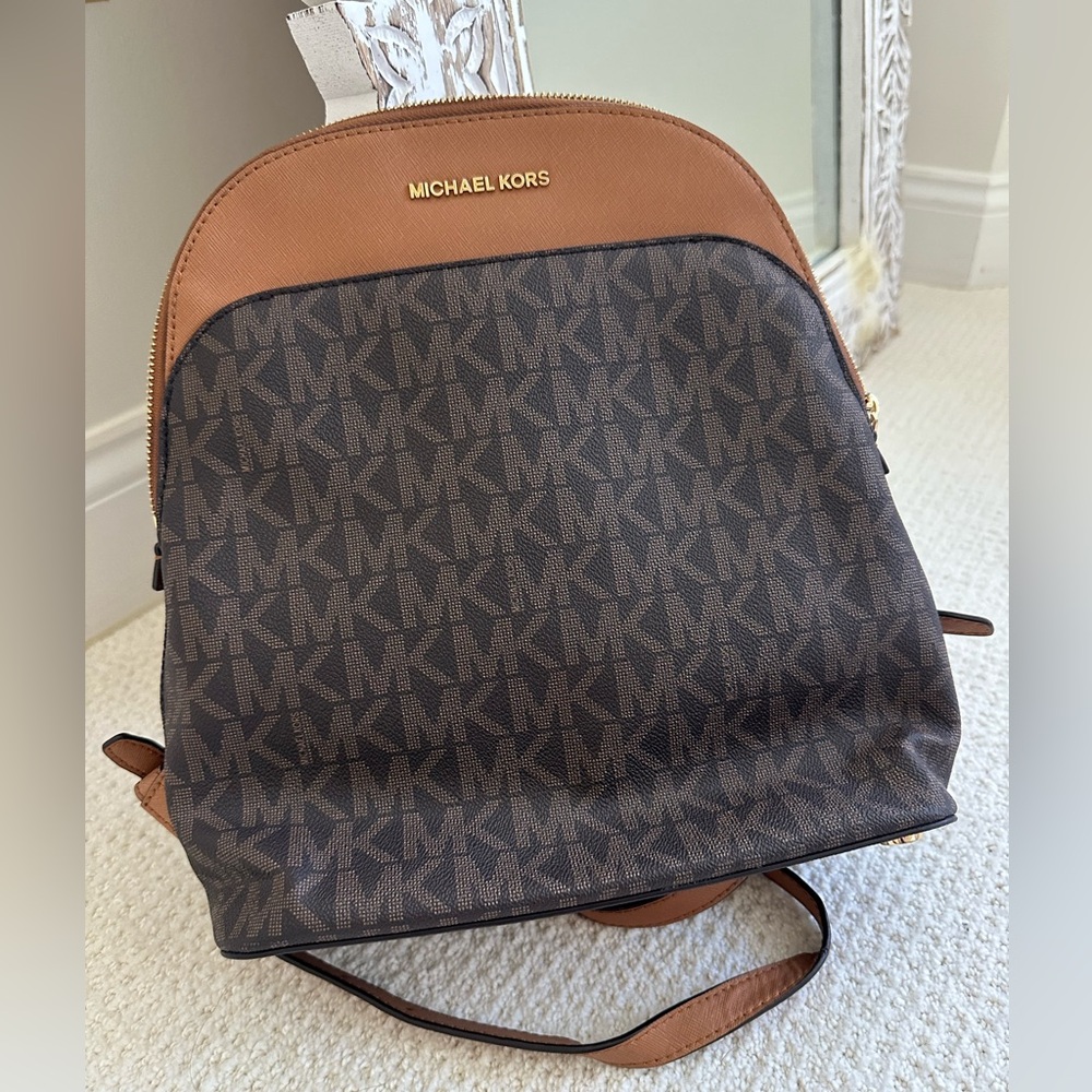 MICHEAL KORS women’s brown backpack